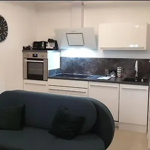 Mit Schöner, Moderner Einrichtung Apartment