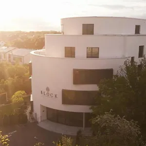 Block & Living Отель