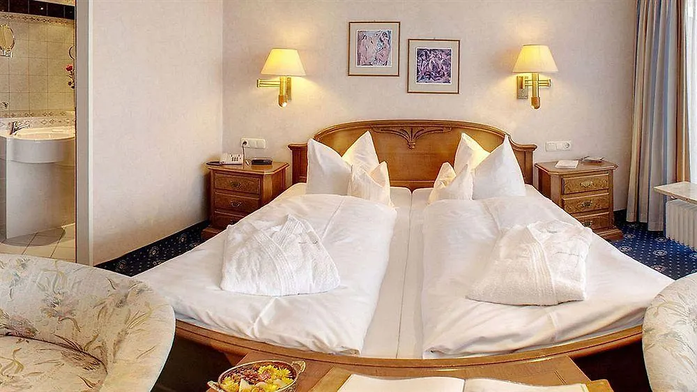 Hotel Rheinischer Hof Garmisch-Partenkirchen 4*,